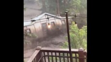 Νέο Μεξικό: Τουλάχιστον 3 νεκροί από πλημμύρες σε θέρετρο - Δεκάδες άνθρωποι εγκλωβίστηκαν σε σπίτια και αυτοκίνητα