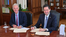 ΕΚΠΑ και Πανεπιστήμιο του Έξετερ προχωρούν στο πρώτο διπλό ευρωπαϊκό πτυχίο Ιατρικής