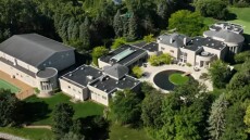 Θέλεις να νιώσεις σαν τον Τζόρνταν; Νοίκιασε την παλιά του βίλα του στο Σικάγο για 120.000 δολάρια την εβδομάδα - Βίντεο