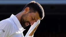 Wimbledon: Τα «έβαλε» με τους συνεργάτες του στον αγώνα με τον Σίνερ ο Τζόκοβιτς - «Σκοπεύω να επιστρέψω, αλλά το σώμα έχει φθαρεί» είπε - Βίντεο 