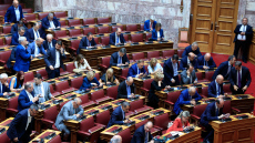 Ψηφίστηκε η τροπολογία για το μεταναστευτικό με 177 «ναι» - Πλεύρης: Τέρμα το παραμύθι με τις μωρομάνες