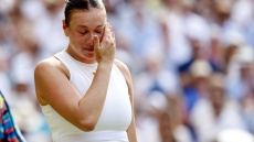 Έκλαψε η Ανισίμοβα όταν μίλησε για τη μητέρα της μετά τον τελικό του Wimbledon: Δεν θα ήμουν εδώ χωρίς εκείνη - Βίντεο 