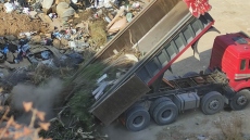 Χαλκιδική: Τέσσερις συλλήψεις για παράνομο πέταγμα μπαζών σε ανενεργό λατομείο