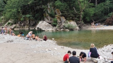 Τρίκαλα: Οι δύο «παραλίες των βουνών» του Ασπροποτάμου - Καλοκαιρινή όαση δροσιάς στα 1.000 μέτρα υψόμετρο