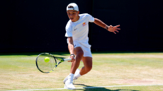 Wimbledon Κ14: Ο Παγώνης έχασε με ανατροπή από τον Φράιταγκ με 2-1 σετ στον τελικό - Δείτε βίντεο