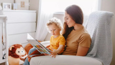Γονείς: Αυτό το καλοκαίρι κάντε τα βιβλία γέφυρα επικοινωνίας με το παιδί σας