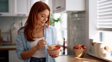 Φυτικές ίνες: Η νέα εμμονή του TikTok μετά την πρωτεΐνη – Οι ειδικοί εξηγούν αν αξίζει