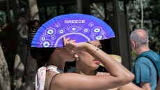 Επικίνδυνο κοκτέιλ ζέστης, ανέμων και ξηρασίας από σήμερα: Οι «κόκκινες» περιοχές, πού θα φτάσει η θερμοκρασία στην Αθήνα
