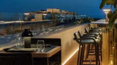 Nyx Japanese Rooftop Gastrobar: Πληθωρική fusion κουζίνα με πανοραμική θέα στην Αθήνα