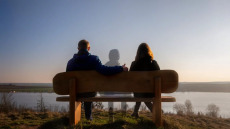 5 τρόποι να στηρίξουμε ειλικρινά έναν άνθρωπο που πενθεί