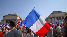 «Κοινωνικός και οικονομικός κατήφορος»: Σφοδρές αντιδράσεις στη Γαλλία για το μνημόνιο Μπαϊρού - Η Λεπέν απειλεί εκ νέου με πρόταση μομφής