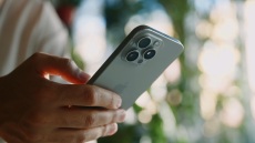 Η Apple επενδύει 500 εκατ. δολάρια για να εξασφαλίσει κρίσιμα υλικά για τα iPhone από τις ΗΠΑ