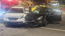 Καραμπόλα τριών οχημάτων στην άνοδο της Συγγρού - Ένας τραυματίας, δείτε βίντεο και φωτογραφίες