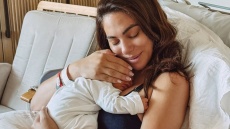 Η Ευρυδίκη Βαλαβάνη ανέβασε φωτογραφίες μέσα από το μαιευτήριο - «Η πιο δυνατή ημέρα της ζωής μου» έγραψε
