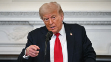 
«Ο Τραμπ εργάζεται  για να σταματήσει η αιματοχυσία, δεν ζήτησε να χτυπηθεί η Μόσχα» - Ο Λευκός Οίκος διαψεύδει τους Financial Times