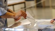 Real Polls: Μικρή πτώση στα ποσοστά της ΝΔ μετά την υπόθεση ΟΠΕΚΕΠΕ – Απώλειες και για το δεύτερο ΠΑΣΟΚ