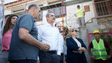 Επίσκεψη Μητσοτάκη στο 2ο δημοτικό σχολείο Καρπενησίου: 430 σχολεία θα αναβαθμιστούν τον Σεπτέμβριο με το πρόγραμμα «Μαριέττα Γιαννάκου»