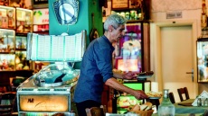 Ο δεκάλογος της ελληνικής ταβέρνας - Από τα τραπεζοκαθίσματα μέχρι το φαγητό