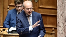 Σφοδρή σύγκρουση Χατζηδάκη – Ανδρουλάκη στη Βουλή για τον ΟΠΕΚΕΠΕ