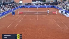 Ένταση σε αγώνα του ATP 250 στο Μπάσταντ μεταξύ Καραμπέλι-Γκαρίν: «Θα τα πούμε έξω, να δούμε αν έχεις τα κότσια» - Βίντεο
