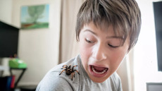 Δημήτρης Χατζηγεωργίου – ΕΟΔΥ: Τι πρέπει να κάνουμε εάν μας τσιμπήσει μια αράχνη «μαύρη χήρα»