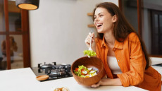 Η Νο1 δίαιτα που θωρακίζει το μυαλό από την άνοια – Ποια τρόφιμα περιλαμβάνει