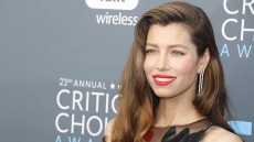 Τζέσικα Μπίελ: Αποκαλύπτει το workout που της χάρισε «καυτούς» γλουτούς στη σειρά The Better Sister