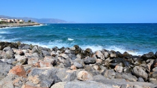 Κρήτη: 19χρονος Ουκρανός τουρίστας μέθυσε και έπεσε στα βράχια - Νοσηλεύεται στο νοσοκομείο