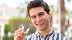 Ο άνθρωπος δεν είχε πάντα στραβά δόντια – Γιατί σήμερα όλοι φορούν σιδεράκια;