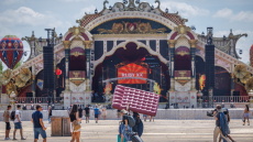 Tomorrowland 2025: Το φεστιβάλ θα διεξαχθεί κανονικά, παρά τη φωτιά που κατέστρεψε ολοσχερώς την κεντρική σκηνή