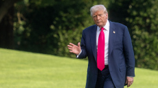 Ο Τραμπ υπόσχεται να σώσει από την απέλαση τους Αφγανούς πρόσφυγες που κρατούνται στα Ηνωμένα Αραβικά Εμιράτα 