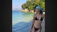 Η Αναστασία Παντούση ποζάρει με μπικίνι στην παραλία - Δείτε τις φωτογραφίες 