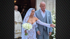 Τζώνη Καλημέρης - Ελπίδα Ιακωβίδου: Παντρεύτηκαν με θρησκευτικό γάμο στο Νυμφαίο -  - Το μυστήριο, οι καλεσμένοι και τα πρώτα βίντεο
