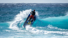 Τζετ σκι και SUP χωρίς μέσα ασφαλείας και οδηγούς ταχυπλόων χωρίς άδεια, εντόπισε το Λιμενικό 