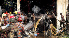 Μπαγκλαντές: Πανικός και εικόνες καταστροφής μετά τη συντριβή αεροσκάφους σε σχολείο, δείτε βίντεο