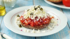 Ντάκος: Ένας διατροφικός θησαυρός της μεσογειακής κουζίνας