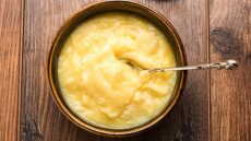 Ghee: Το βούτυρο που δεν καίγεται ποτέ, πώς μαγειρεύεται και πού θα το βρείτε
