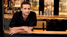 Κωνσταντίνος Μπιμπής: Περί Οιδίποδα, μουσικής και άλλων δαιμονίων