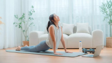 Αϋπνία: Οι 3 καλύτερες ασκήσεις για ξεκούραστο ύπνο – Δρουν σαν «φυσικά» υπνωτικά