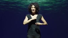 Ευσταθία Τσαπαρέλη: Θα πρωταγωνιστήσει στο συγκλονιστικό έργο «Τα παιδιά ενός κατώτερου θεού» - Δείτε βίντεο και φωτογραφίες