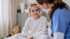 Σχολικοί νοσηλευτές: Με νέα ρύθμιση βρίσκονται σε περισσότερα από ένα σχολεία ταυτόχρονα - Αναστατωμένοι οι γονείς