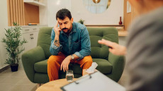 Xωρισμός: Αυξάνει έως και 5 φορές τον κίνδυνο αυτοκτονίας για τους άντρες