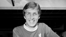 Πέθανε σε ηλικία 70 ετών ο πρώην αμυντικός της Ουαλίας και της Λίβερπουλ, Τζόι Τζόουνς