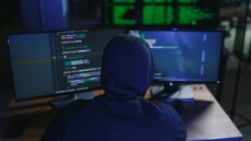 Bloomberg: Κινέζοι χάκερς «χτυπούν» τη Microsoft – Στο στόχαστρο και η Εθνική Yπηρεσία Πυρηνικής Ασφάλειας των ΗΠΑ