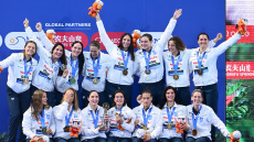 Η απονομή του χρυσού μεταλλίου στις πολίστριες της Ελλάδας και τα δάκρυα στην ανάκρουση του Εθνικού Ύμνου στη Σιγκαπούρη - Βίντεο 