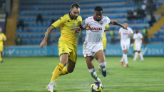 Αράζ - Άρης 2-1: «Αυτοκτόνησε» σε τρία λεπτά αλλά ελπίζει σε πρόκριση στη Θεσσαλονίκη - Δείτε τα γκολ 