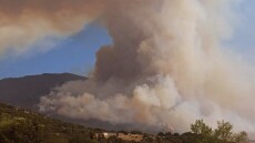 Διάσπαρτες εστίες στον Φενεό - Πάνω από 11.000 στρέμματα δάσους κάηκαν 