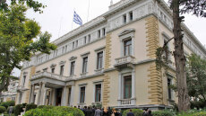 Το ραντεβού των πολιτικών αρχηγών, εν μέσω έντασης, στο Προεδρικό για τα 51 χρόνια Δημοκρατίας