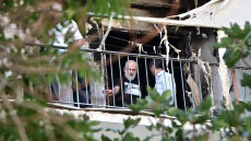 Νέα αυτοψία στο διαμέρισμα του Πέτρου Φιλιππίδη για την πυρκαγιά - Δείτε φωτογραφίες
