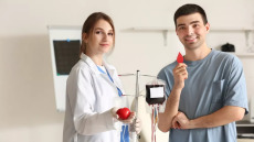 Καύσωνας και διακοπές «στεγνώνουν» τις τράπεζες αίματος – Επείγουσα ανάγκη για εθελοντική αιμοδοσία